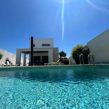Villa Conilizate 12 Pax Piscina 300mts Playa